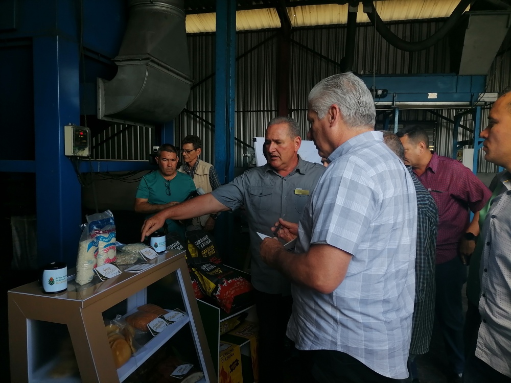 Recorre Primer Secretario del Comité Central del Partido Comunista de Cuba municipio de Vertientes (+ Fotos)