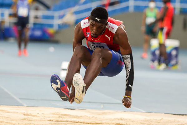 Triplista Andy Hechavarría gana el Gran Premio de Valencia