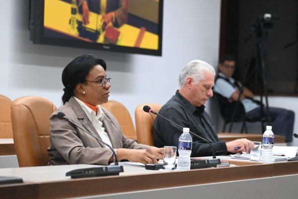 Asistió Díaz-Canel al balance del Instituto de Deportes