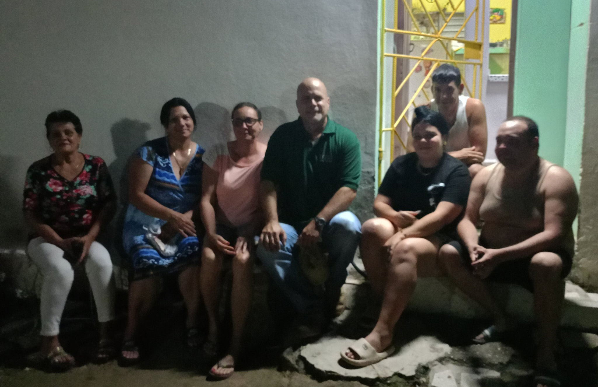 Gerardo Hernández Nordelo lidera diálogo comunitario sobre prevención de drogas en Camagüey