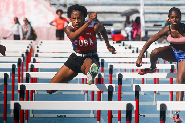 Greisys Roble dio la nota en el Memorial Molina de Atletismo