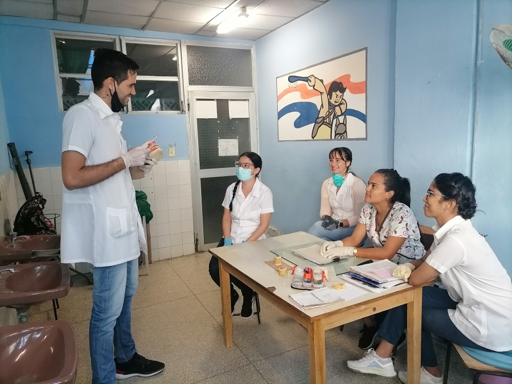 Humberto Cuervo: transforma vidas a través de la estomatología y la enseñanza (+ Fotos)