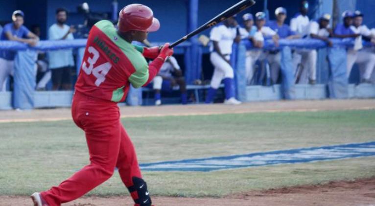 Caen los líderes en Liga Élite del Béisbol Cubano