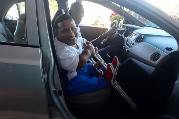 Entregan autos a destacadas figuras del deporte cubano (+ Fotos)