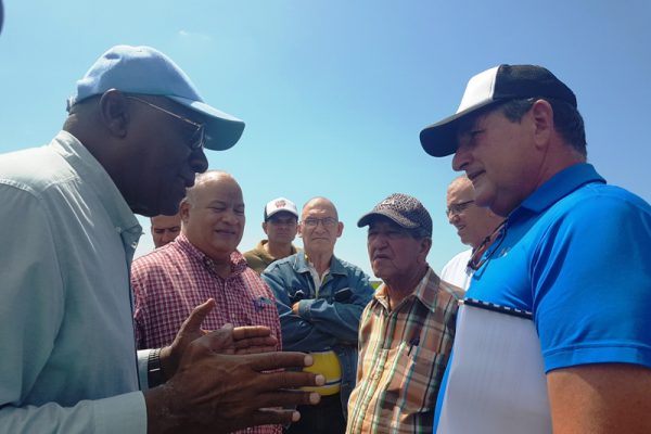 Llama Valdés Mesa en Camagüey a la eficiencia económica (+ Fotos)