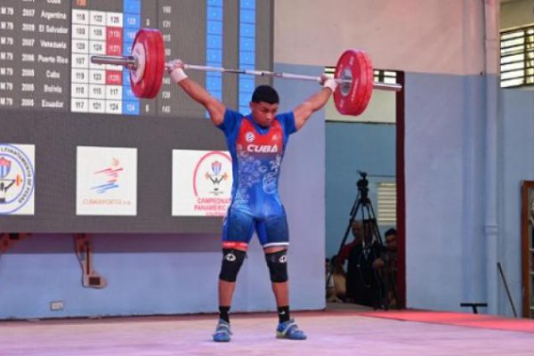 Pesista cubano conquista tres oros en Panamericano Juvenil