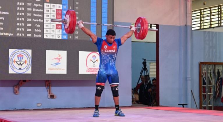 Pesista cubano conquista tres oros en Panamericano Juvenil