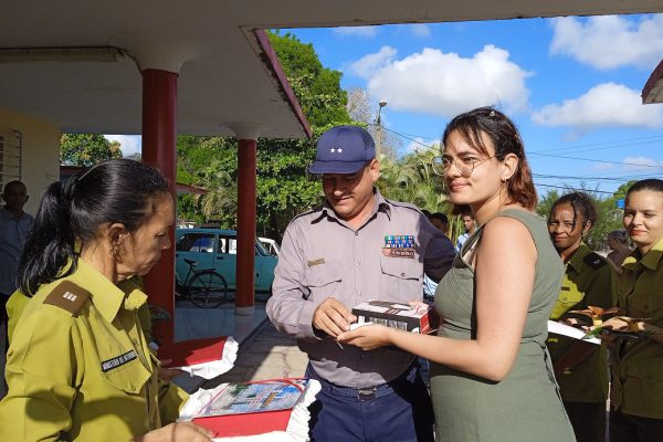 Reconocen labor del Órgano de Atención a Menores en su aniversario 63 (+ Fotos)