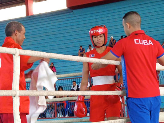 Cuba debutó con triunfo en mundiales femeninos de boxeo