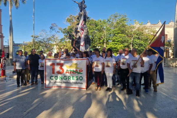 Abanderan delegación camagüeyana al XIII Congreso de Asociación Nacional de Agricultores Pequeños (+ Fotos)