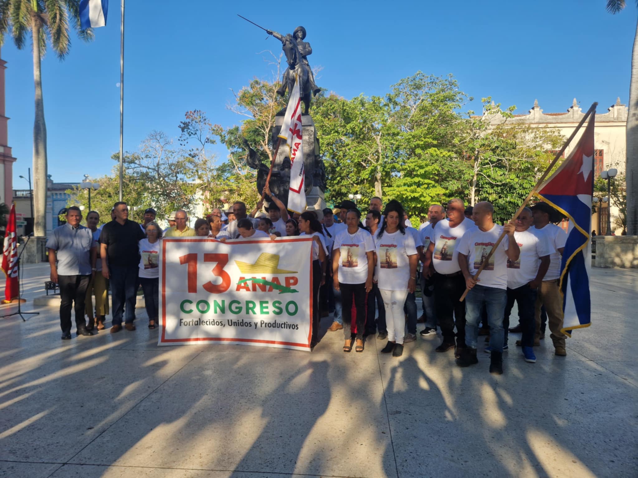 Abanderan delegación camagüeyana al XIII Congreso de Asociación Nacional de Agricultores Pequeños (+ Fotos)