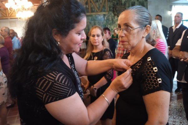 Camagüey honra a trabajadores destacados en acto sindical por el Primero de Mayo (+ Fotos)