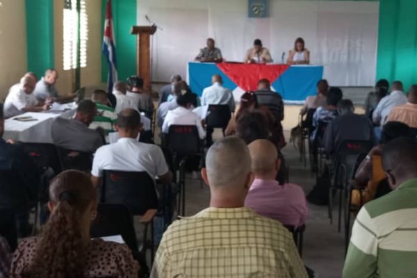 Comportamiento de indicadores educativos centra análisis de líderes populares en Camagüey