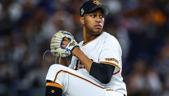 Raidel Martínez consigue su sexto rescate en béisbol japonés