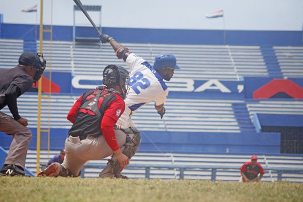 Los líderes se sacuden el polvo en la Liga Élite