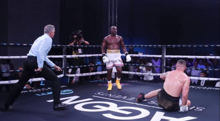 Cuba barrió y rubricó fajas en cartel de boxeo profesional