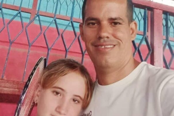 Estudiante floridana gana medalla de bronce en el Torneo Pioneril Nacional de Bádminton