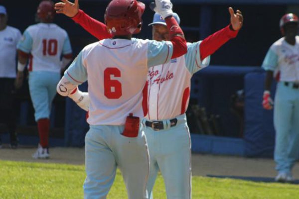 Tigres siguen en racha en Liga Élite del Béisbol Cubano