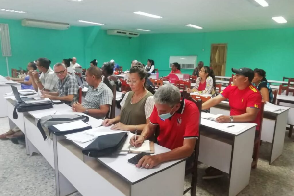 Evalúa importantes temas dirección del Gobierno en Camagüey