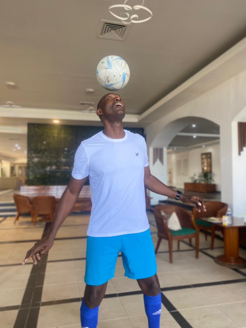 Erik Hernández intentará hoy otro récord mundial