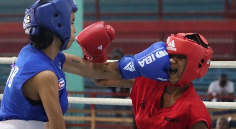 Cae campeona en inauguración del Nacional Femenino de Boxeo 2025