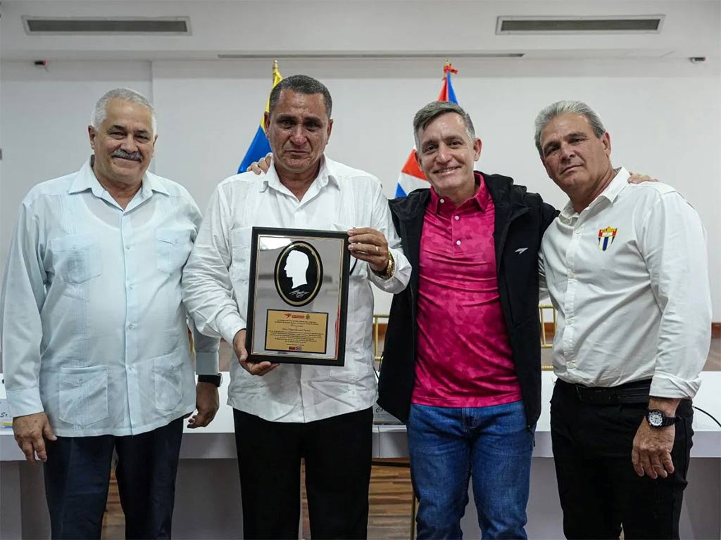 Despiden con honores a jefe de Misión Deportiva de Cuba en Venezuela