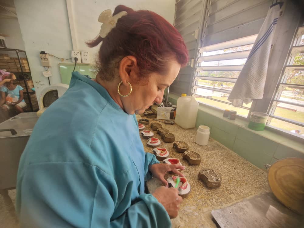 Departamento de prótesis camagüeyano, donde se hace la magia para devolver sonrisas (+ Fotos)