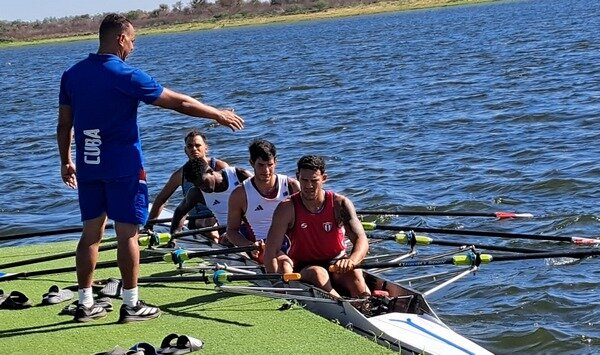 Remeros cubanos van a regata en Moscú
