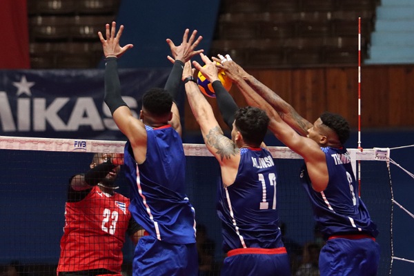 Voleibolistas cubanos debutan esta noche en Argentina