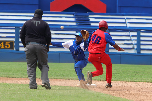 Candente grupo B en Nacional Sub-23 de Béisbol