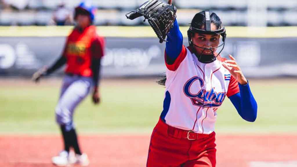 Cuba por mantener invicto en Panamericano de Sóftbol (f)