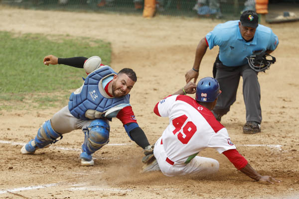 Tigres avileños vencen y ponen contra la pared a Leñadores de Las Tunas