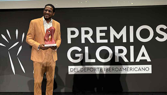 Javier Sotomayor se convierte en el primer deportista en recibir el Premio Gloria Leyenda Deportiva Iberoamericana