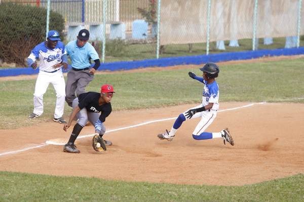 Cuba reduce preselección para Mundial Sub-12 de béisbol