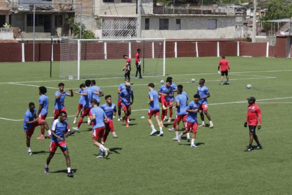 Selección de Fútbol cubana por el sueño mundialista