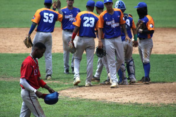 Barre Sancti Spíritus a Camagüey en béisbol Sub-23