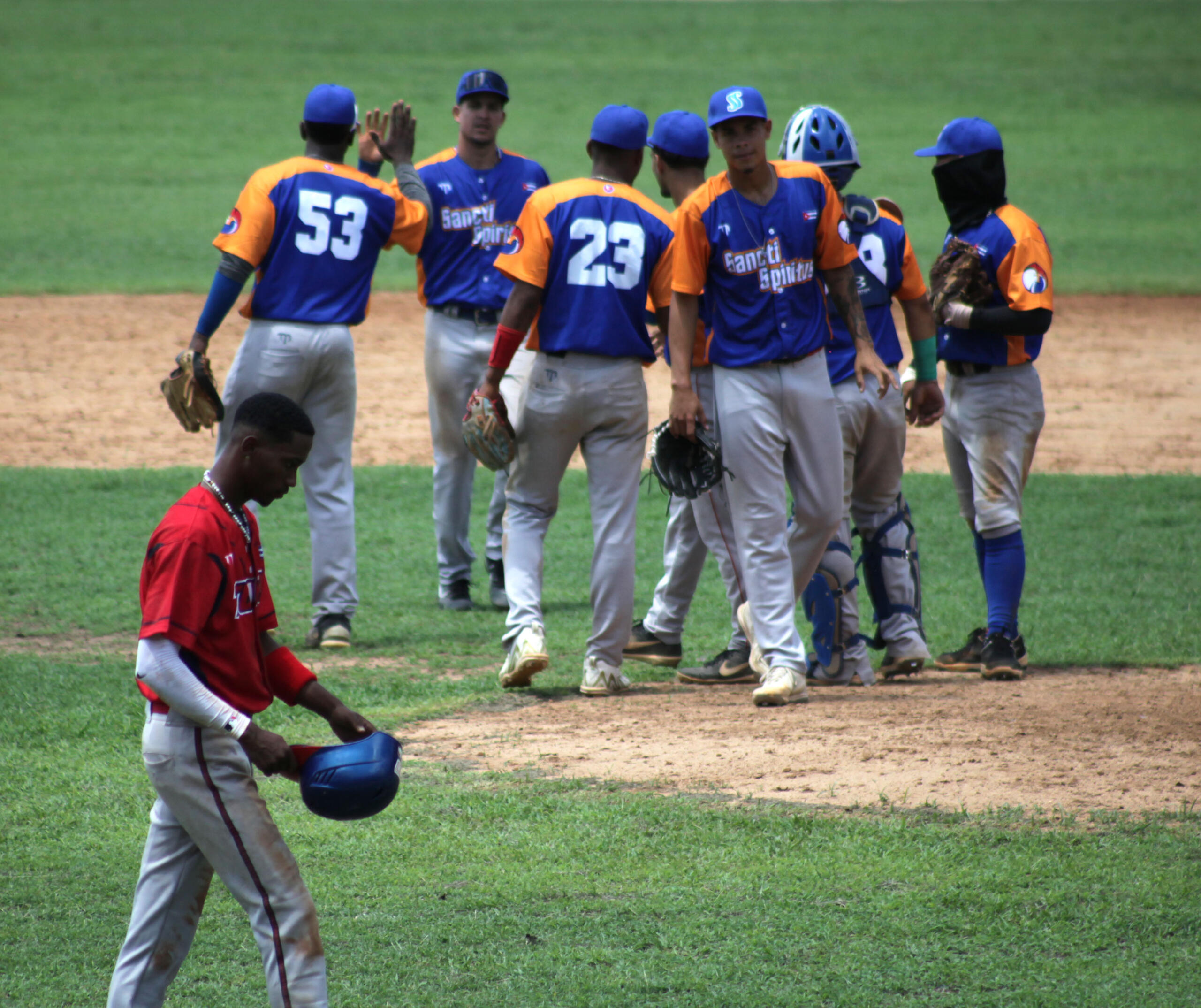 Barre Sancti Spíritus a Camagüey en béisbol Sub-23