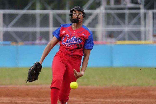 Cuba sufre su primera derrota en Panamericano de Sóftbol (f)