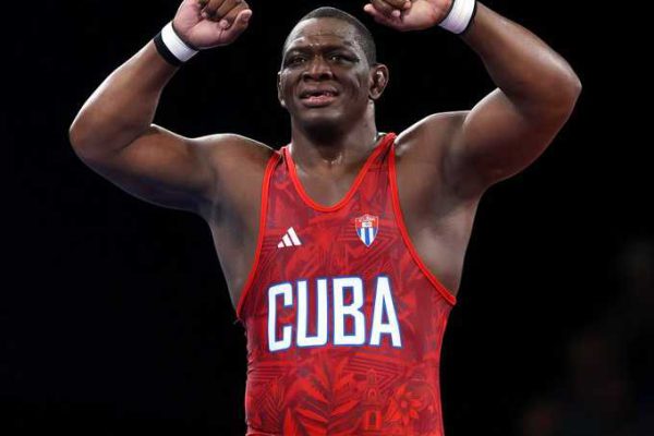 Mijaín López denuncia negativas de visas a deportistas cubanos