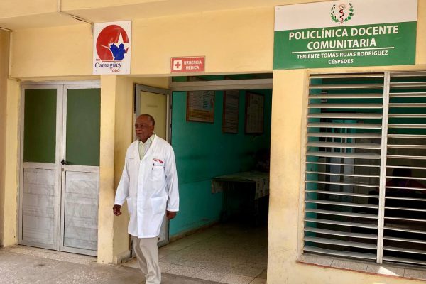 Dedicación y entrega distinguen al doctor Gastón Idel Martínez Pérez (+ Fotos)