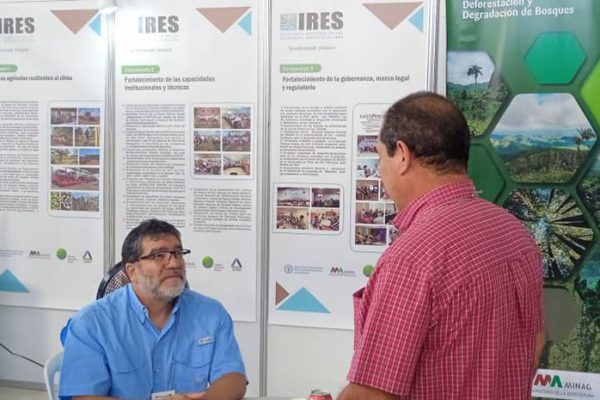 Proyecto IRES contribuye a la restauración de tierras (+ Fotos)