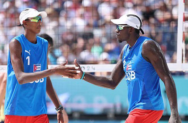 Plata para dúo playero Díaz-Alayo en San Petersburgo