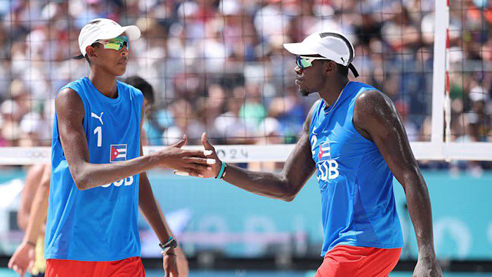 Plata para dúo playero Díaz-Alayo en San Petersburgo
