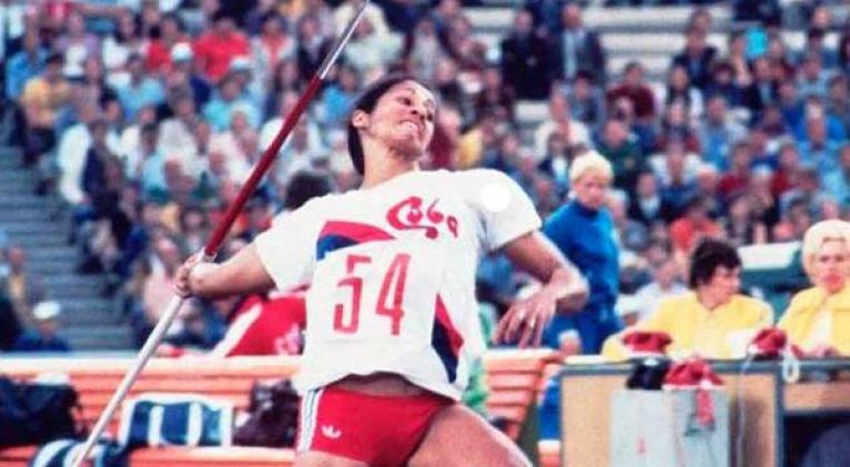 De Baracoa al Olimpo: 45 velitas para un “jabalinazo” histórico