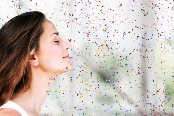 Humanos respiran 70 mil partículas de microplástico diariamente