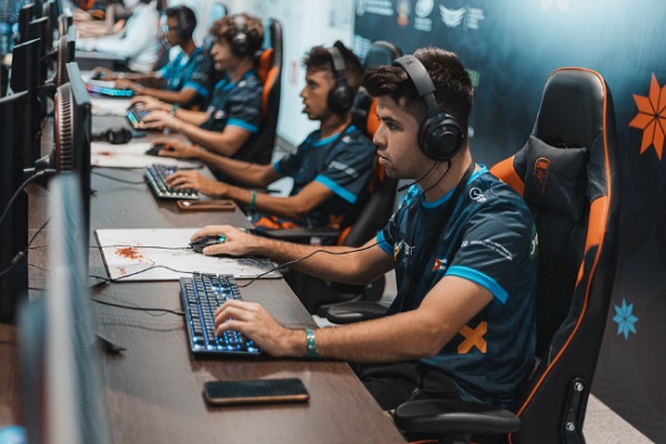 Cubanos irán por cupos a Abierto Estudiantil de Esport