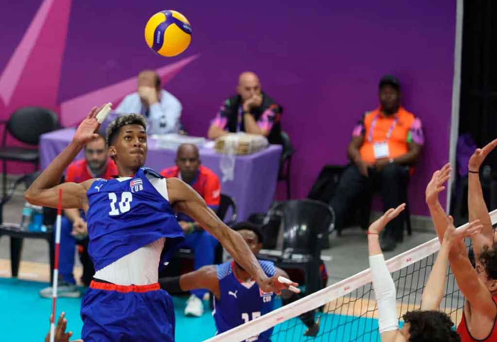 Cuba alcanza medalla de bronce en voleibol masculino de Asunción