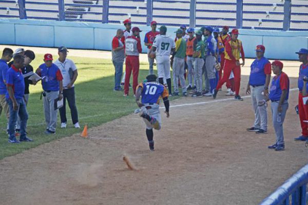 Comenzó en varias provincias del país, pruebas a jóvenes talentos del béisbol cubano