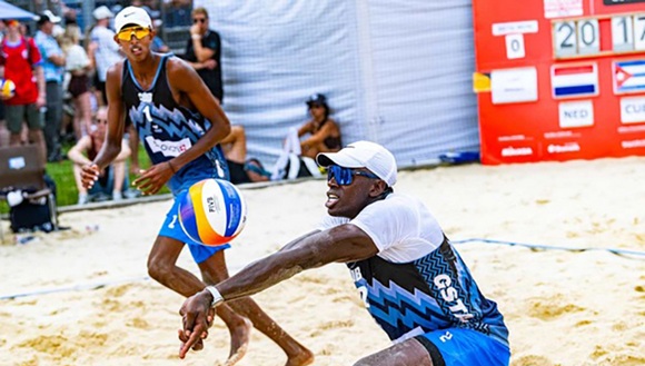 Cuba se mantiene invicta en torneo de voleibol de playa en Hamburgo