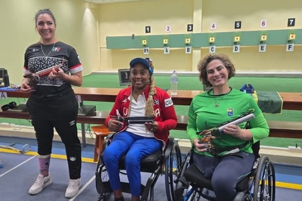 Paratiradores cubanos siguen certeros en Abierto de Arequipa